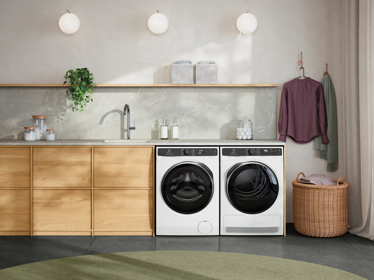Electrolux 12kg UltimateCare 700 Front Load Washing Machine White EWF1243R7WC - image 2