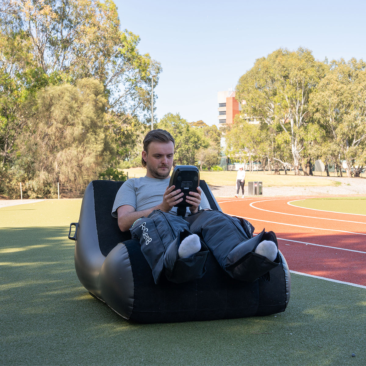 ReGen8 Trackside Air Couch with Electric Inflator